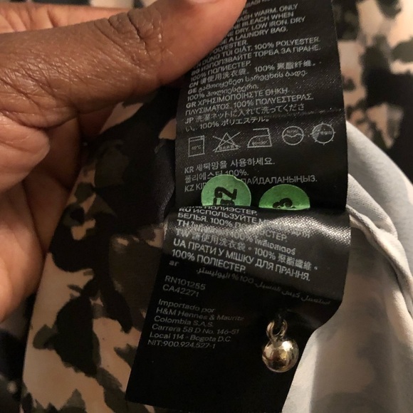 H&m Boat-neck Satin Dress - Picture 13 of 13